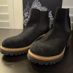 Brand new bertuchi black suede boots